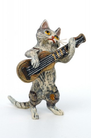 Vienna Bronze Guitar Cat