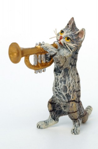 Vienna Bronze Trumpet Cat 
