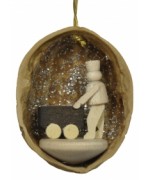 Walnut Shell Hanging 'Bergmann' 