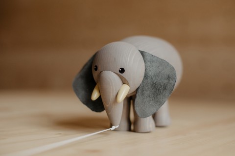 NEW - Wolfgang Werner Toy - Walking Elephant with Ramp