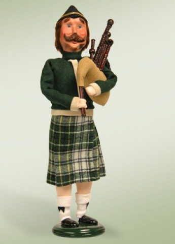 TEMPORARILY OUT OF STOCK - Byers Choice 'Eleven Pipers Piping'